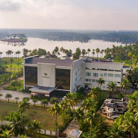 Blue Serene Resort Guruvayur Exterior photo