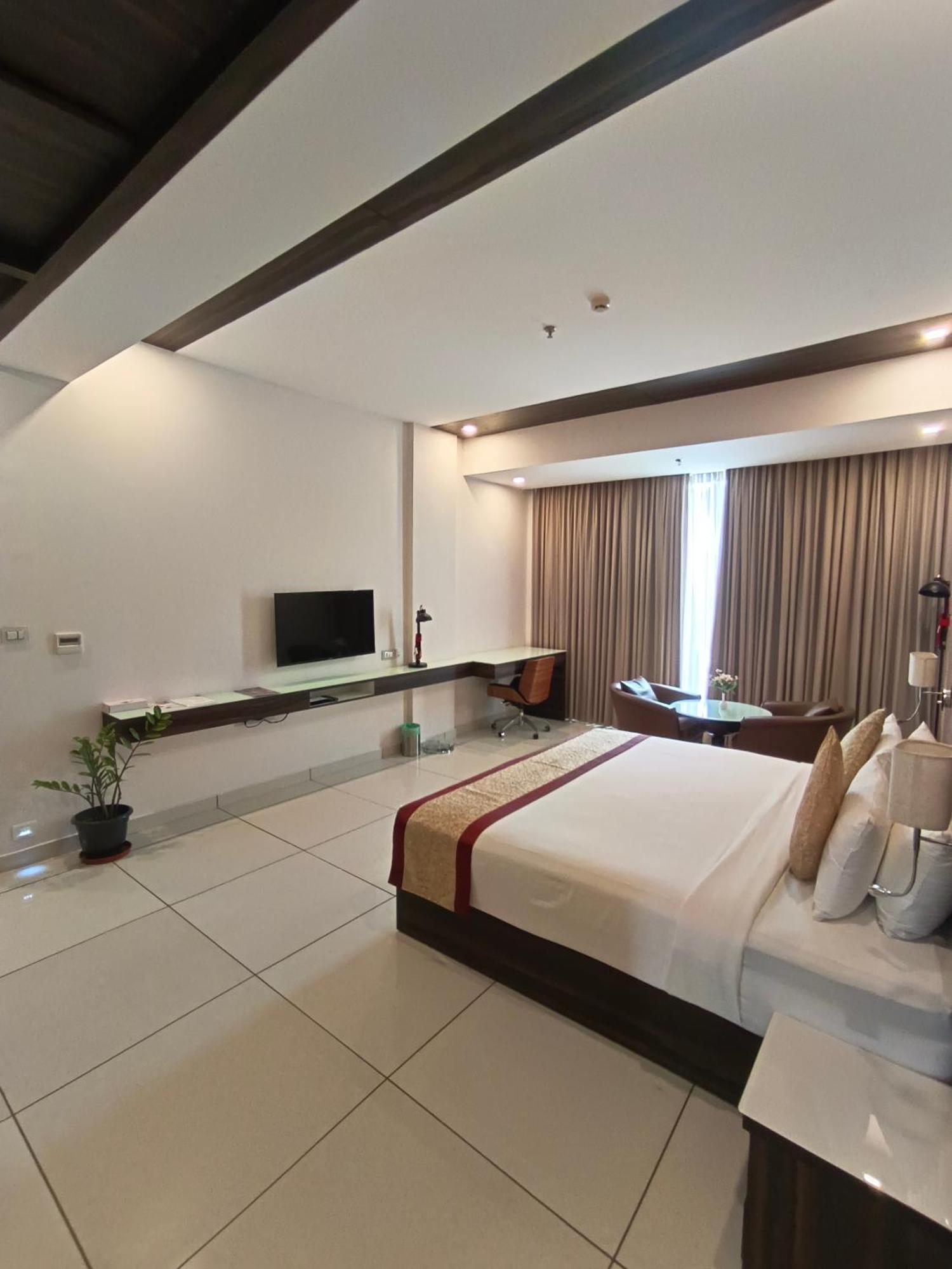Blue Serene Resort Guruvayur Exterior photo